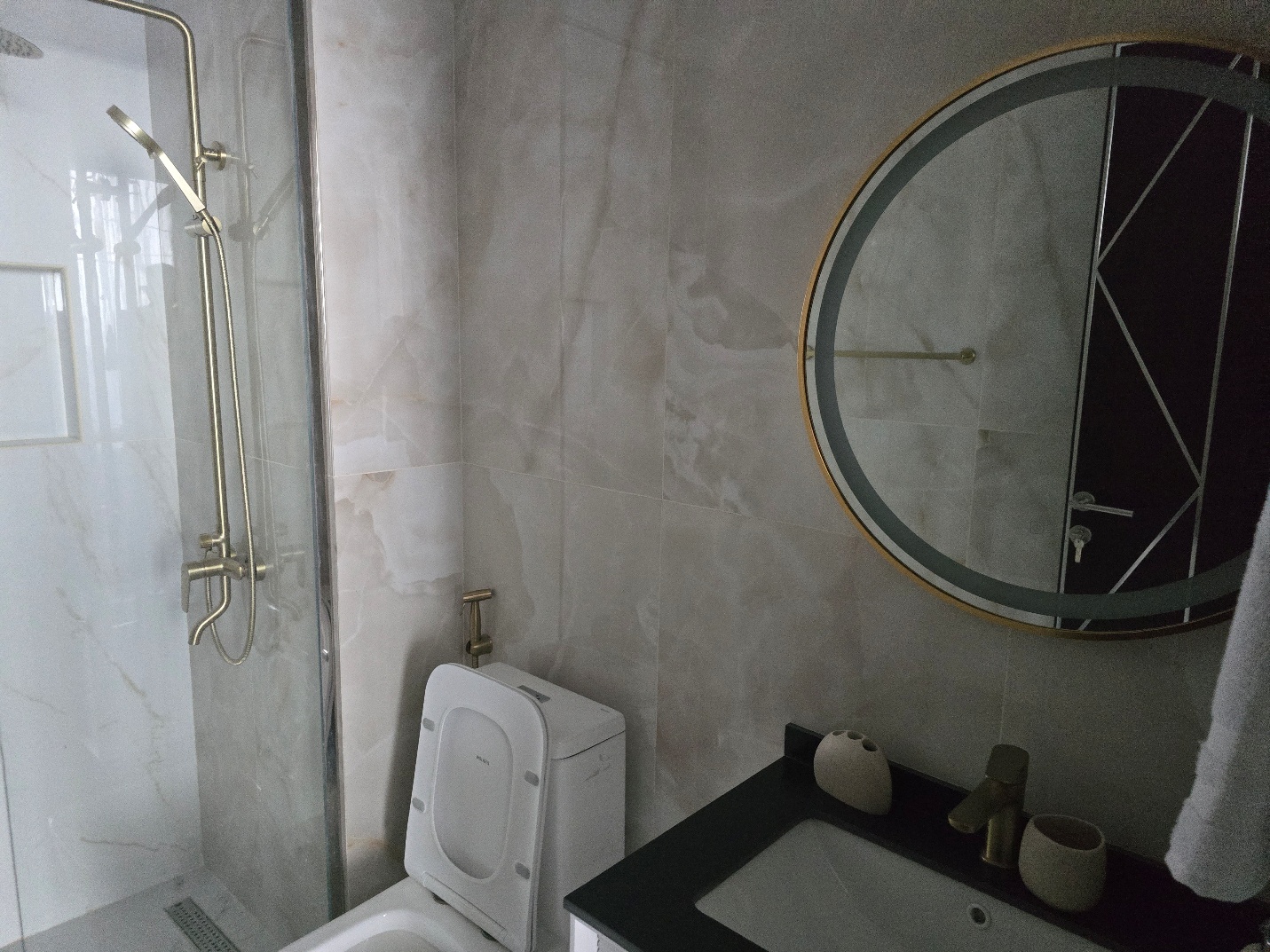 1 br for rent in Gemz by Danube5